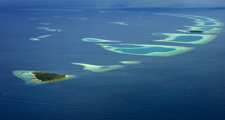 Kattints a képre a nagyításhoz

Cím:  Atollok - Maldív-szigetek.jpg
Megnézték: 13154
Méret:  72,8 KB
Azonosító:  637