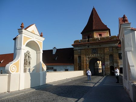 Kattints a k�pre a nagy�t�shoz

C�m:  Cesky Krumlov 2.JPG
Megn�zt�k: 648
M�ret:  163,6 KB
Azonos�t�:  871