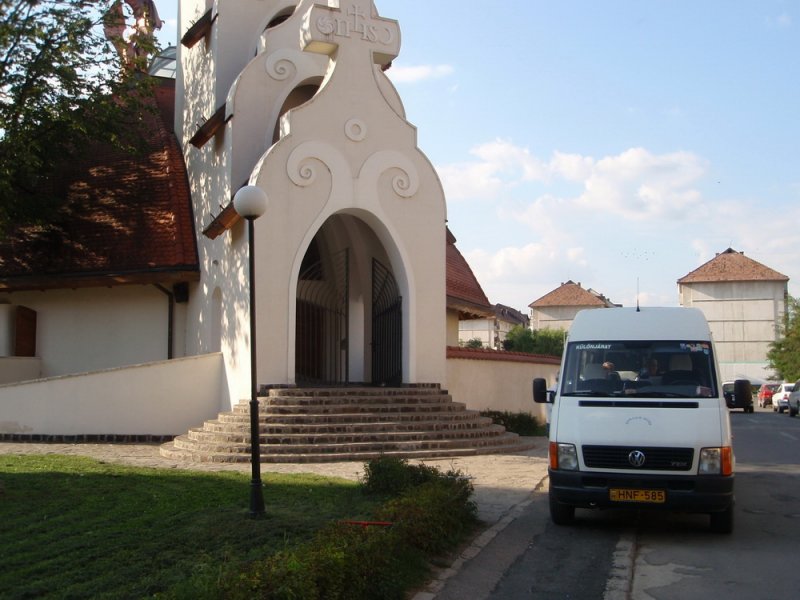 Makovecz ltal tervezett templom Cskszeredn