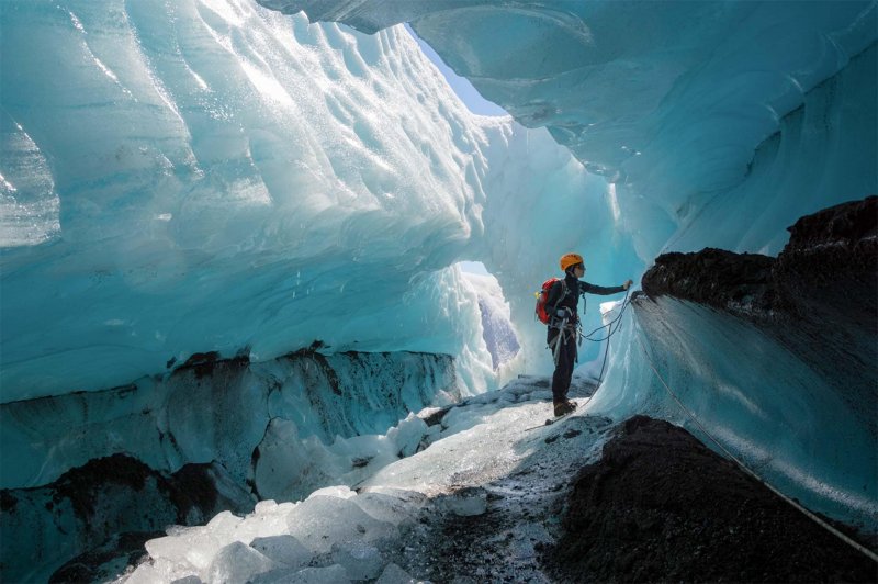 El�fordul hogy egy-egy gleccsert�r�n ilyen fantasztikus "barlangokkal" aj�nd�koz meg a term�szet