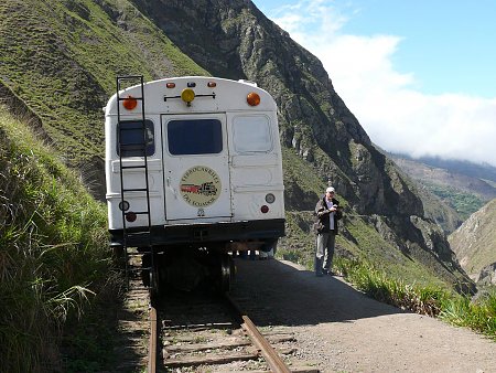 ecuador-es-galapagos-szigetek-vonat-hegyekben.jpg